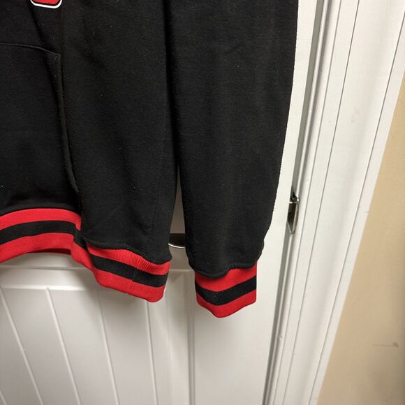 NBA Chicago Bulls Logo Team Mens Black/Red Rise Up Hoodie Size Small Authentic - Picture 4 of 9